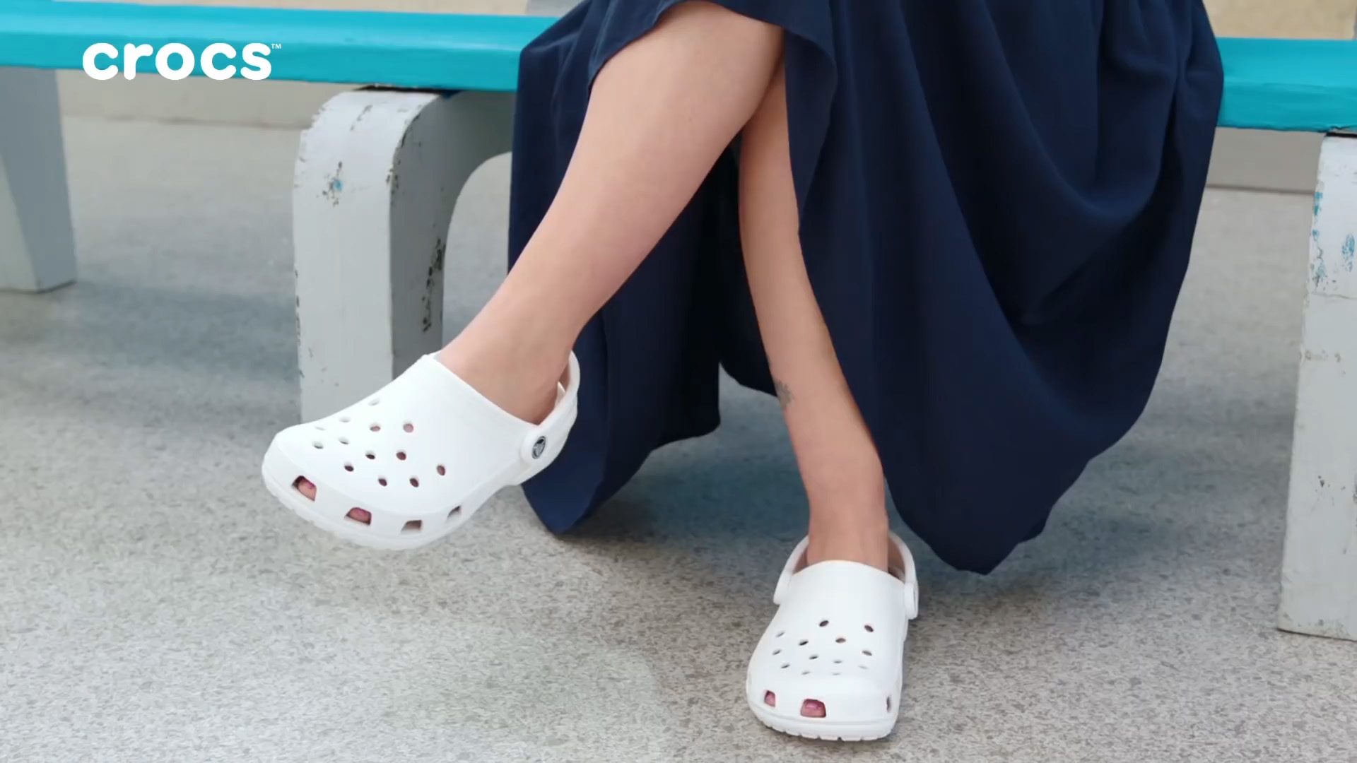 Crocs-The-Musical-Starring-Drew-Barrymore0000